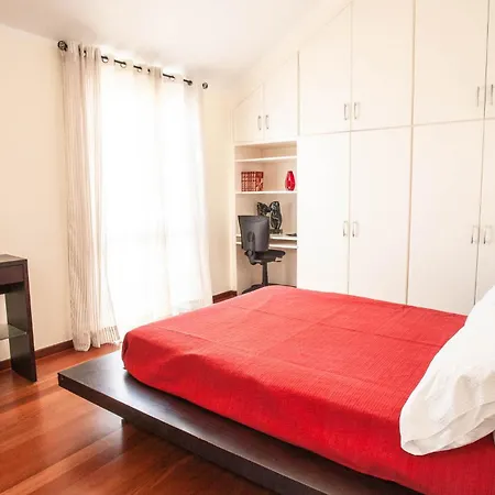 Margarida Βίλα *